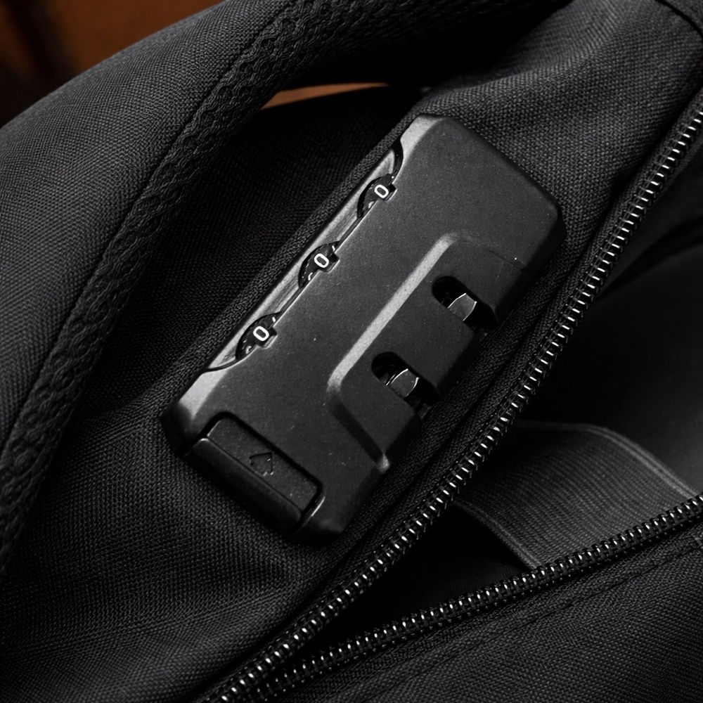 Lovevook brand new blue backpack with
USB. Three main pockets - Picture 2 of 8